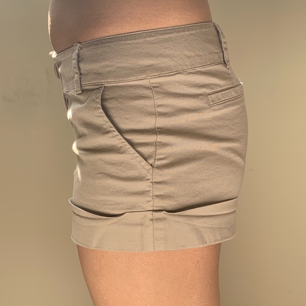 Shorts - Picture 2 of 3